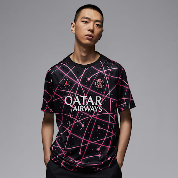 【NIKE】Paris Saint-Germain Men's Graphic T-Shirt Paris Saint-Germain Tops and T-Shirts. Nike.com